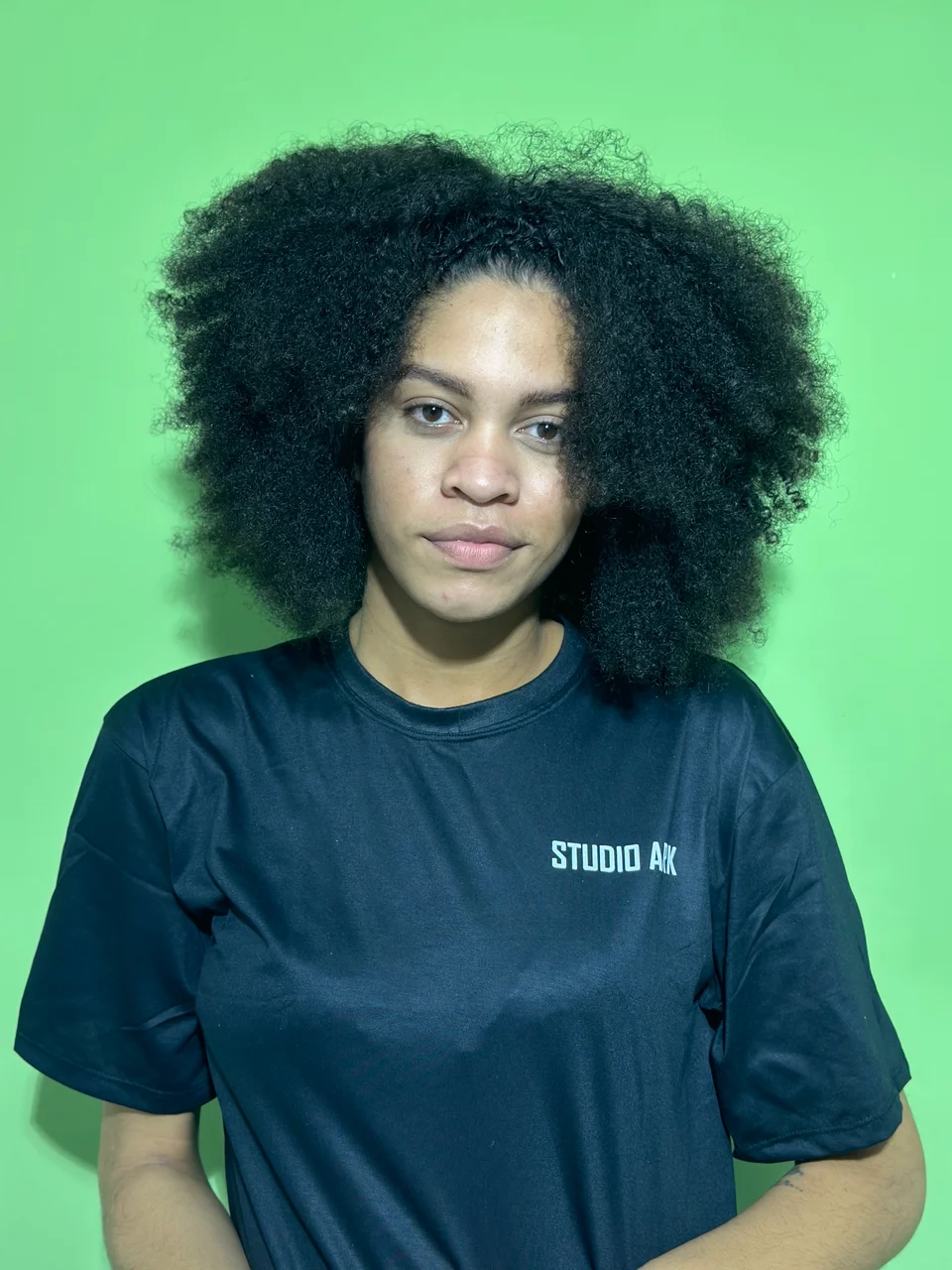 Antes: cliente centralizada, com o volume natural do cabelo visível